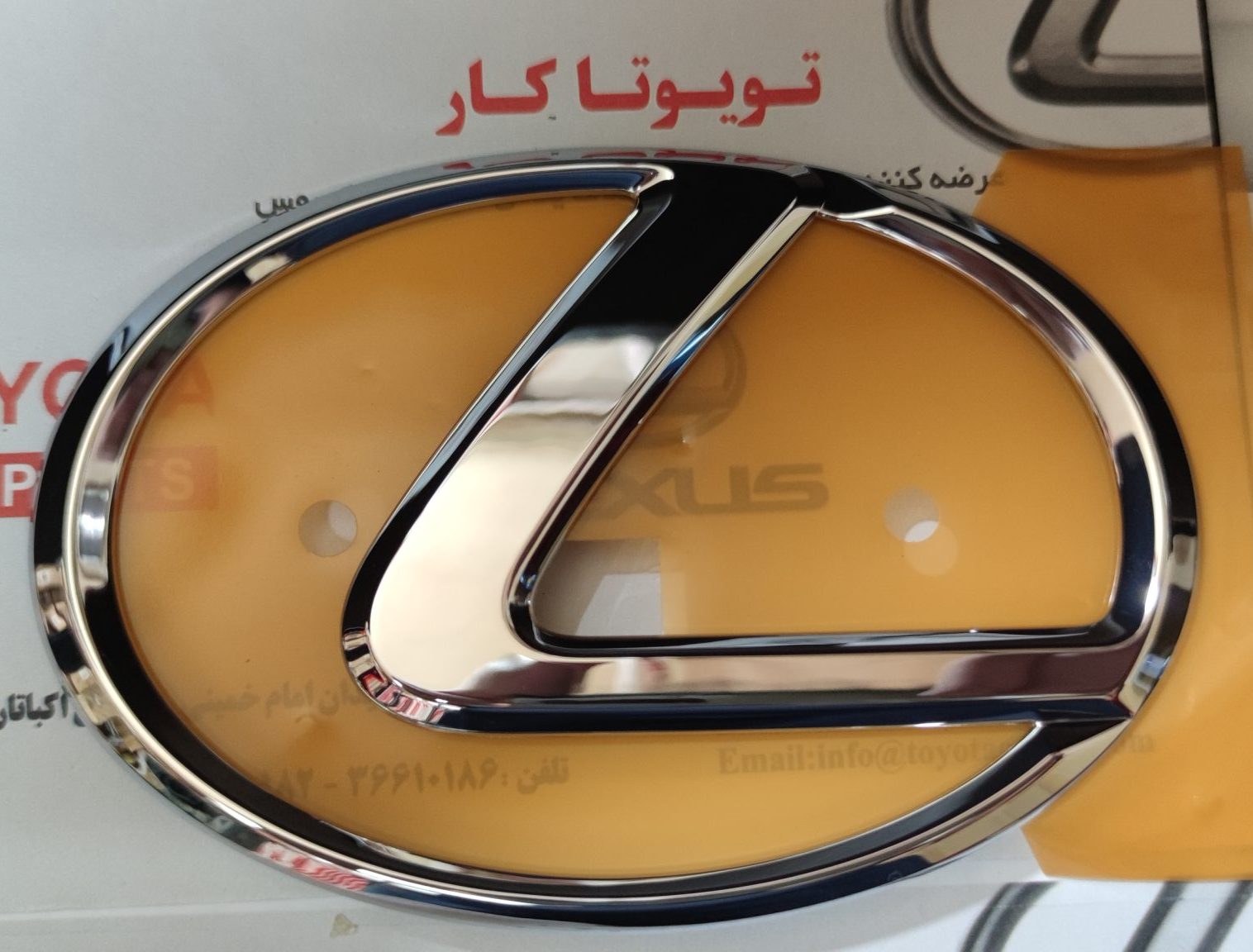 آرم جلوپنجره لکسوس RX350 2009-2012,ES350 2008,LS460,GS460